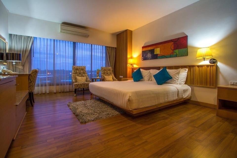 Mamaison Hotel Buriram Esterno foto